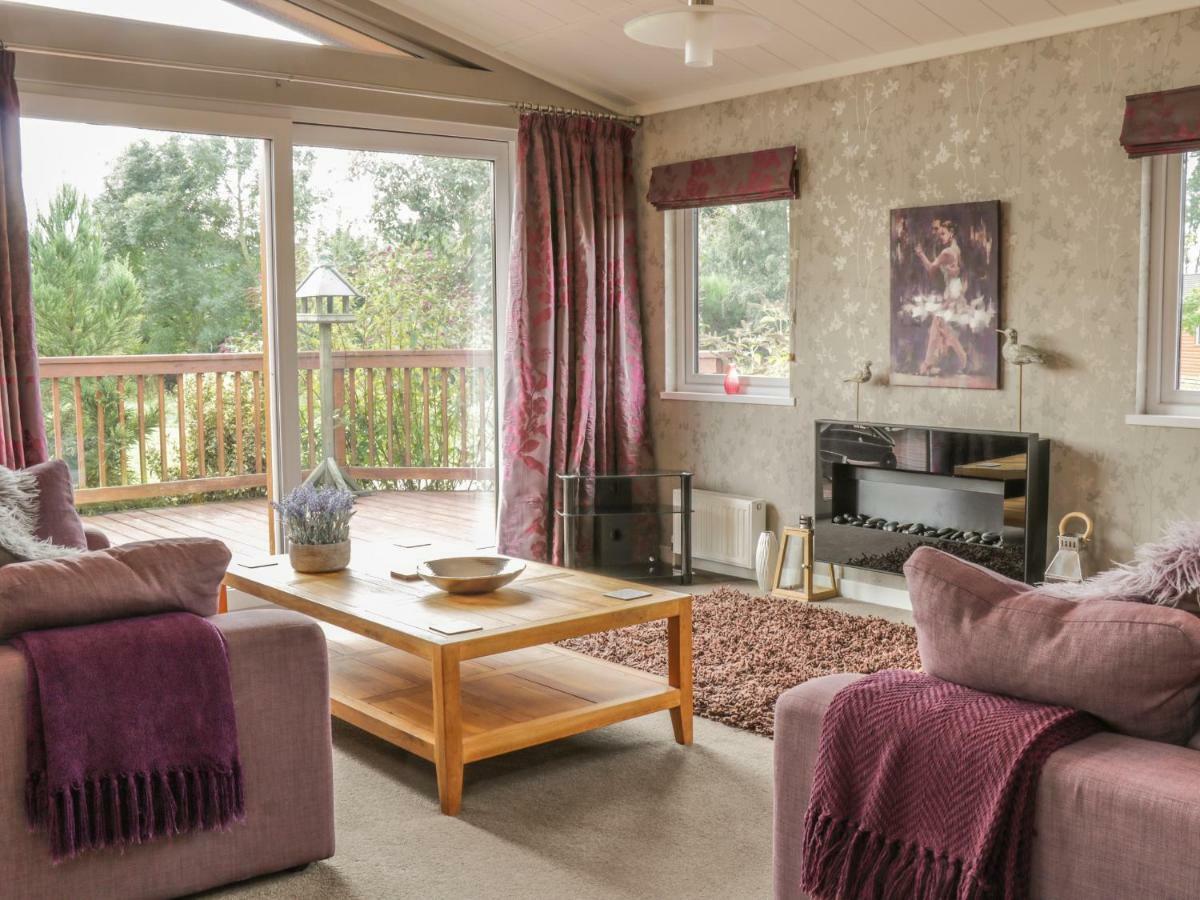Bulmer Farm Lodge モルトン エクステリア 写真